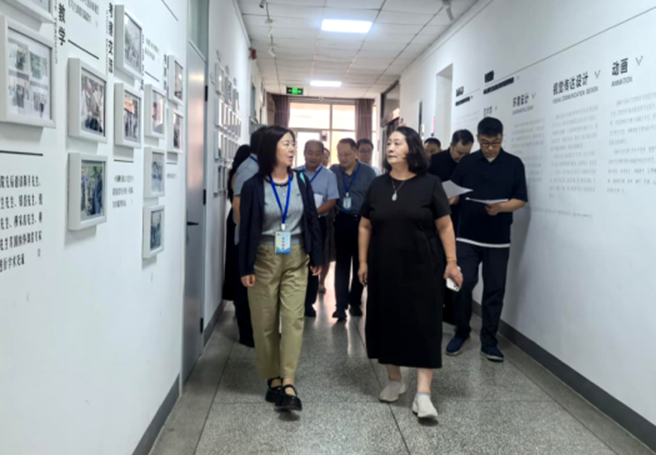https://www.xxu.edu.cn/__local/D/3E/69/17A639E63DF387ADF683343D968_39B33320_BB07F.png